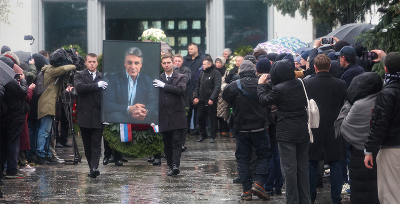 В Москве простились с телеведущим Алексеем Пимановым