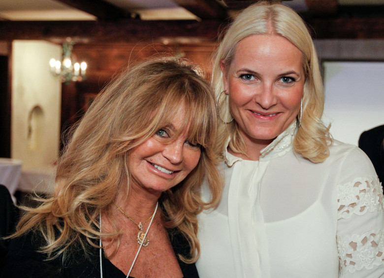 Голди Хоун и Метте-Марит на полях Всемирного экономического форума в Давосе