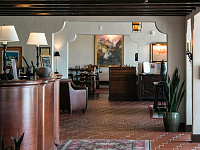 Кабмин разрешил заселение в отели по водительским правам или загранпаспорту