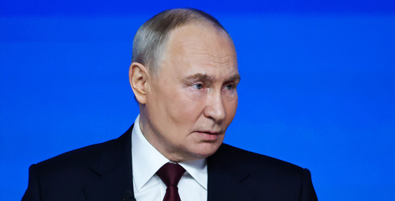 Владимир Путин призвал продлить время работы детских садов