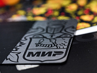 Банки впервые столкнулись с сокращением числа кредиток у россиян