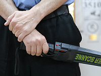 Охранник, бухгалтер и продавец: россияне назвали самые скучные профессии