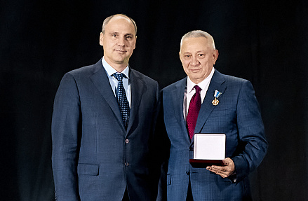 Александр Шамсутдинов получил знак отличия Свердловской области