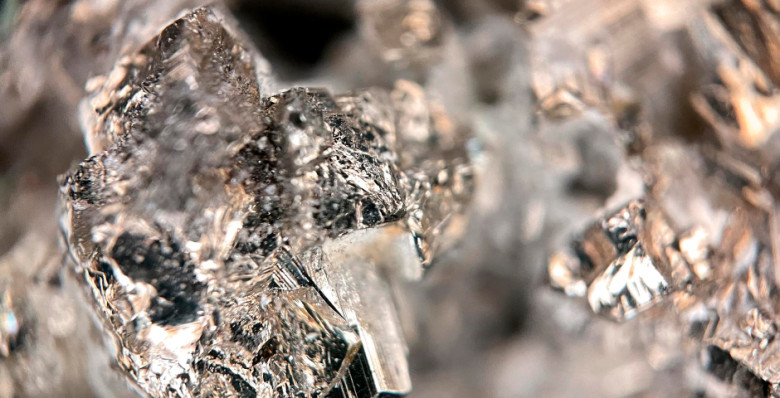 Владимир Путин поручил утвердить дорожную карту по добыче редкоземельных металлов