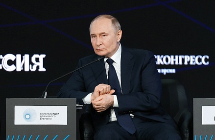 Владимир Путин и Игорь Шувалов выступили на форуме СИНВ