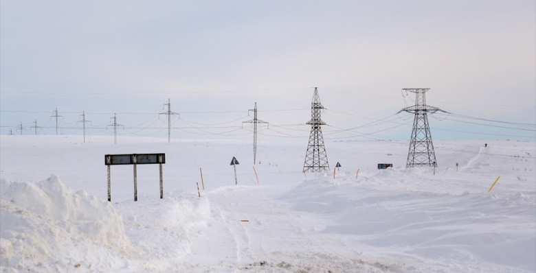 В Мурманской области начали подавать электричество после обрушения ЛЭП