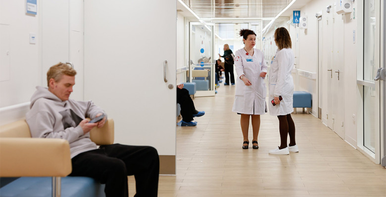 Кабмин увеличил сроки записи на прием к врачу через «Госуслуги»