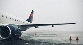 Снежная буря в США привела к отмене более 13 тысяч рейсов