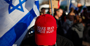 Вашингтон подбирает ход пешкой