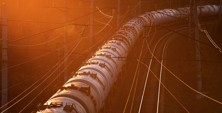 Вагоны выезжают в рынок