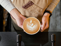 Россияне выпивают в кофейнях более 10 млн литров кофе в месяц