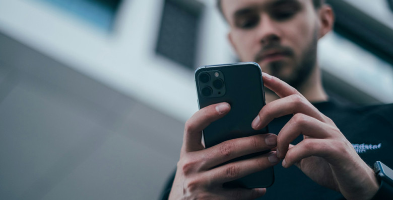 Крадущий личные данные вирус Mamont начали рассылать через SMS