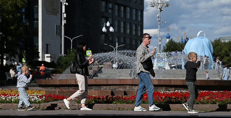 Владимир Путин поручил найти решение по сохранению льгот для многодетных семей