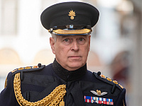 Король Карл III лишил титула принца своего младшего брата Эндрю