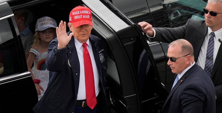 Дональд Трамп заявил, что в пятницу «едет в Россию»