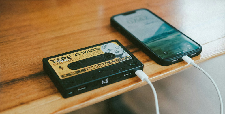 Росавиация предложила ограничить использование пауэрбанков на борту самолетов