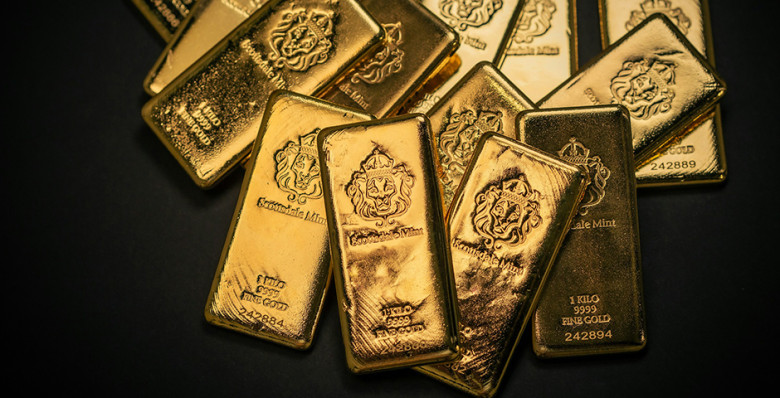 FT связала рекордные цены на золото с «секретными закупками» Китая