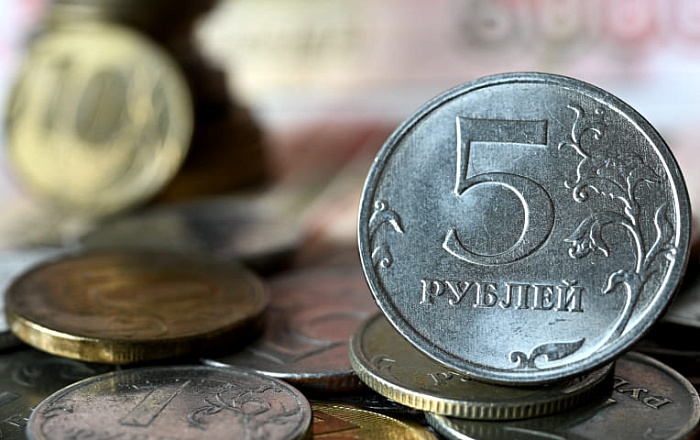 ЦБ: ослабление рубля связано со снижением экспорта и ростом импорта