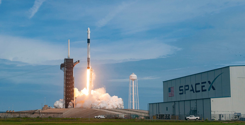 Корабль Crew Dragon с российским космонавтом отправился к МКС