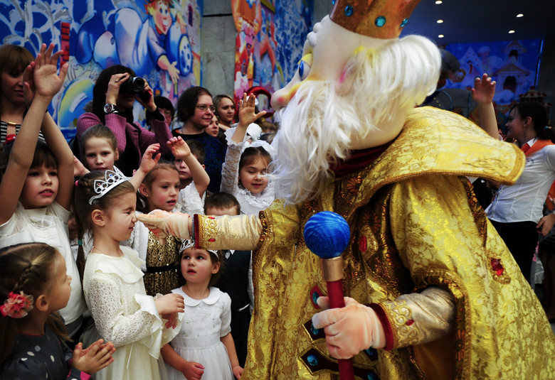 Дети на новогоднем праздничном представлении в Кремлевском дворце. 25.12.2012 г.