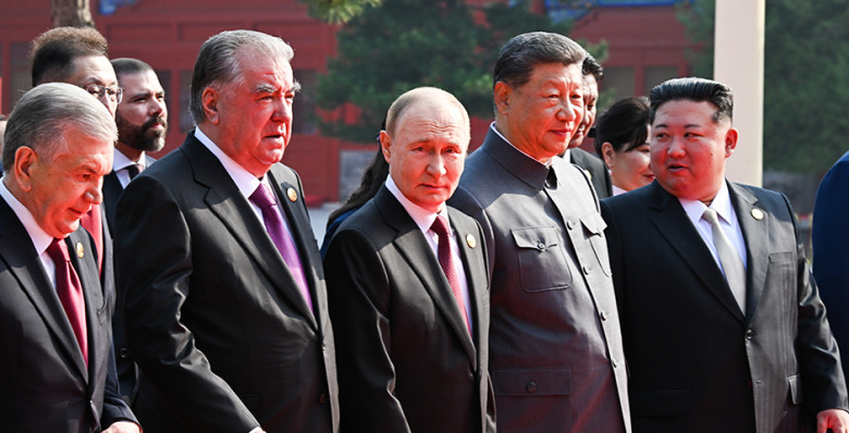 Владимир Путин прибыл на военный парад в Пекине