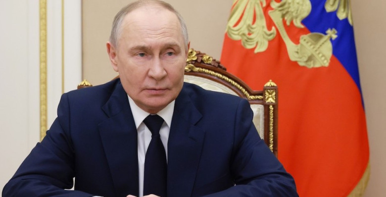 Владимир Путин поручил восстановить темпы роста экономики России