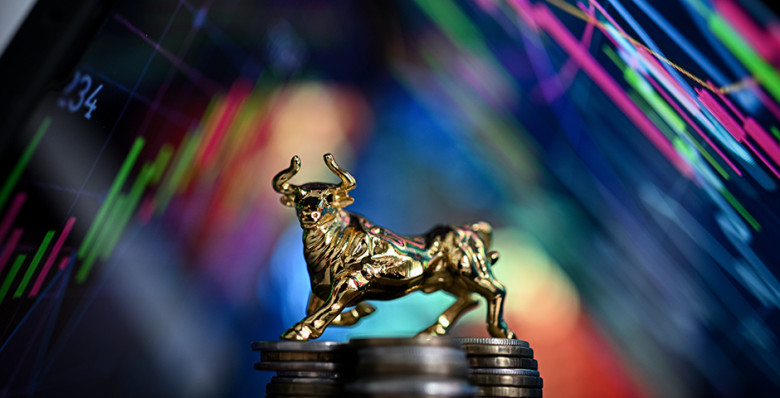 Рынок акций РФ подскочил на предстоящей встрече Владимира Путина и Стива Уиткоффа