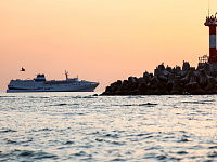 Паром с россиянами на борту вернется в Трабзон после трех дней ожидания захода в порт Сочи