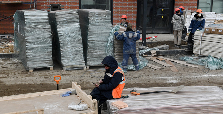 Минстрой предложил продлить мораторий на взыскание неустоек с застройщиков