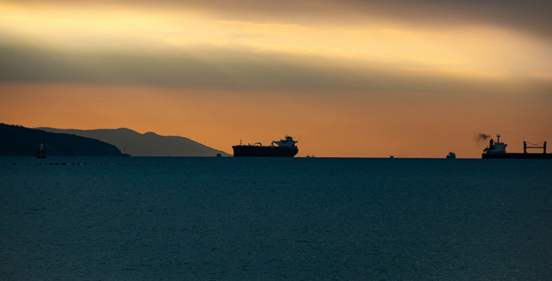 Иран пригрозил закрытием Красного моря, Оманского и Персидского заливов