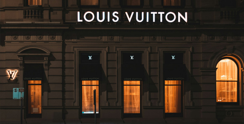 Акции владельца Dior и Louis Vuitton показали рекордный рост за 24 года