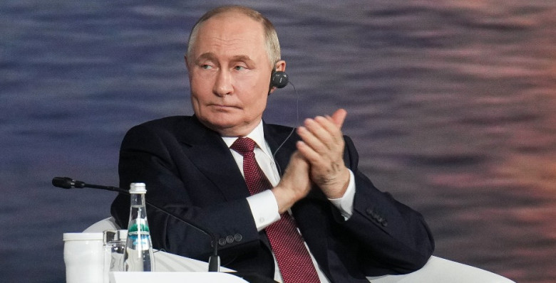 Владимир Путин прилетел во Владивосток