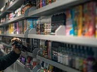 Глава Минпромторга поддержал полный запрет вейпов в России