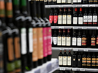В Минздраве поддержали идею предупреждать о рисках смерти на бутылках с алкоголем