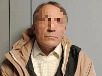 С севшего на трон в Эрмитаже посетителя взыскали почти 850 тыс. рублей