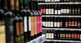 В Минздраве поддержали идею предупреждать о рисках смерти на бутылках с алкоголем