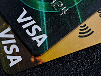 Visa запретила операции в Европе по картам трех белорусских банков