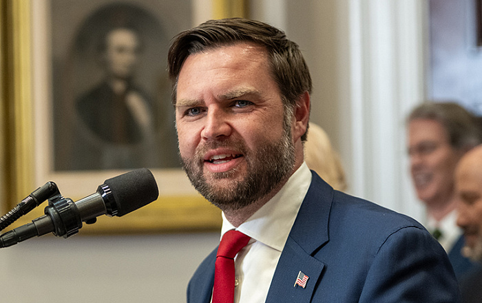 Джей Ди Вэнс объяснил необходимость испытаний ядерного оружия