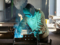 Минстрой: сварщик в России может зарабатывать 500 тыс. рублей