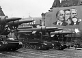Пусковые установки 2П24 зенитно-ракетного комплекса 2К11 «Круг» во время парада войск Московского гарнизона на Красной площади в честь 1 Мая