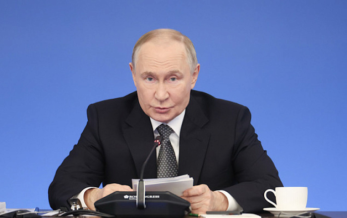 Владимир Путин провел совещание по повышению эффективности военной техники