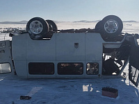 Туристка из Китая погибла при опрокидывании внедорожника на льду Байкала