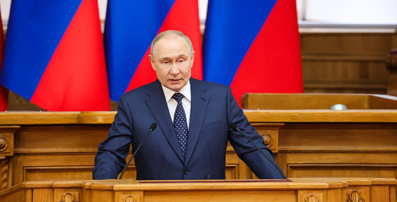 Владимир Путин: центр мировой экономической активности все больше смещается в АТР