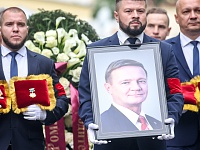 В Петербурге прошли похороны экс-министра транспорта Романа Старовойта