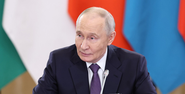 Владимир Путин поручил усилить борьбу с иностранным влиянием на нацполитику