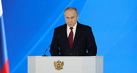 Владимир Путин призвал подумать о мерах поддержки отцовства