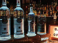 Средняя цена литра водки в России достигла почти тысячи рублей