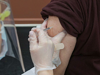 Ученые узнали о влиянии вакцины от COVID-19 на продолжительность жизни при раке