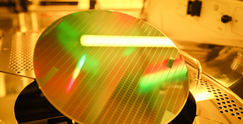 США ввели пошлины в 25% на импорт полупроводников