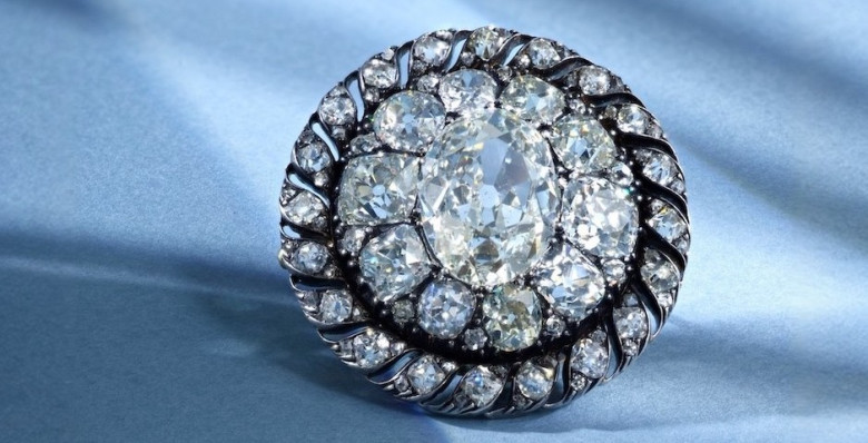 Бриллиантовую брошь Наполеона продали на аукционе за $4,4 млн